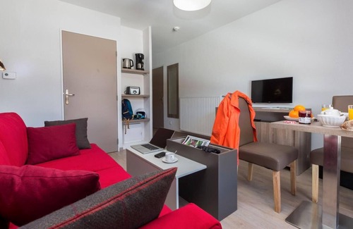 Plagne Soleil Apartment | Ski-in/ski-out & foot of the slopes, fitness, terrace, balcony, tv, ski locker, 32m², La Plagne
