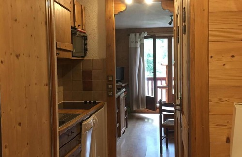 Beaufort Apartment | Ski-in/ski-out & foot of the slopes, 1st floor, balcony, parking, tv, ski locker, 36m²