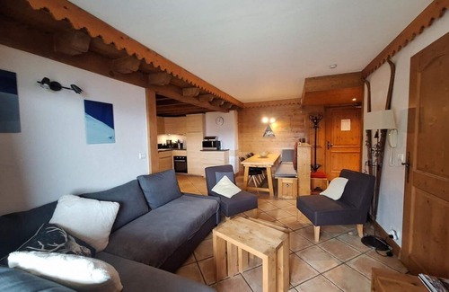 Arc-1800 Apartment | Ski-in/ski-out & foot of the slopes, 5th floor, view valley, balcony, tv, 58m², Les Arcs