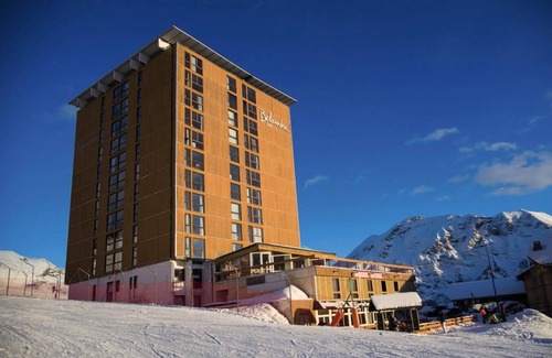 Orcieres-Merlette Apartment | Ski-in/ski-out & foot of the slopes, view resort, tv, ski locker, 25-30m², Orcières Merlette 1850