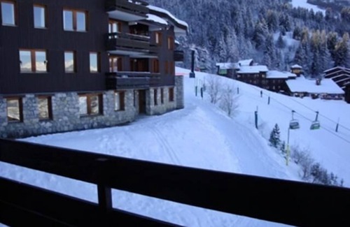 Les Avanchers-Valmorel Apartment | Ski-in/ski-out & foot of the slopes, 4th floor, view ski slopes, balcony, tv, ski locker, 73m²