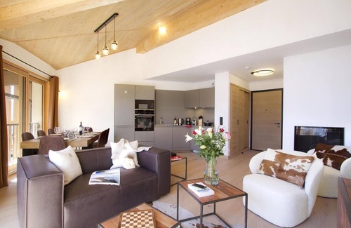 Bergers Apartment | Ski-in/ski-out & foot of the slopes, 3rd floor, swimming pool, balcony, tv, ski locker, 83m²