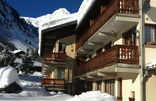 Beaufort Apartment | Ski-in/Ski-out Duplex, 8 Guests, Balcony, Near Hiking, Parking Included