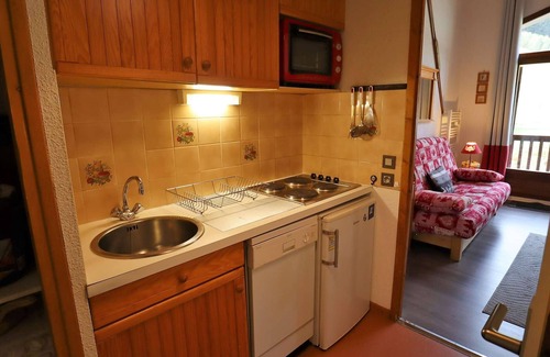 Beaufort Apartment | Ski-In/Ski-Out Duplex for 6 in Arêches-Beaufort, 2-Star, Balcony, WiFi