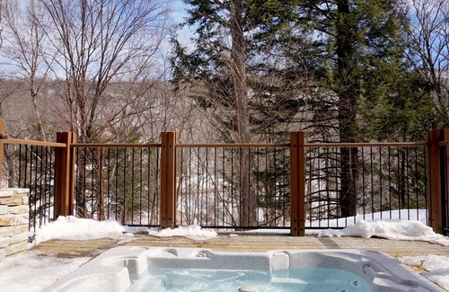 Mont-Tremblant House | SKI IN/SKI OUT - Luxury in the Heart of Tremblant