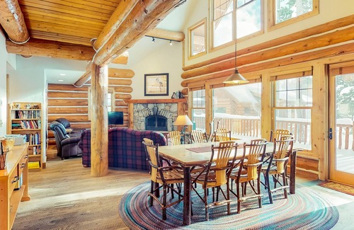 Powder Ridge House | Ski-in/ski-out log home with private hot tub - great mountain views