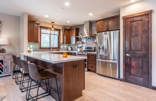 Mammoth Lakes House | Ski-In⛷Ski-Out Luxury CLOUD 9 @ Mountainside Townhomes