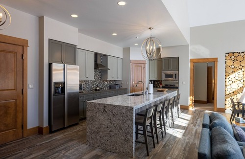 Keystone Condo | Ski-in/Ski-out Luxury 4 bed Penthouse - Late Summer and Fall Specials!