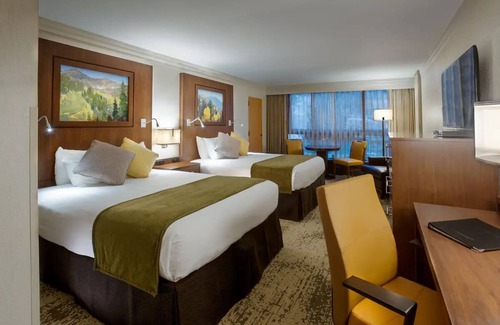 Salt Lake Mountain Resorts Resort | Ski-In/Ski-Out Luxury 2 Bedroom Cliff Club Suite with private balcony hot tub