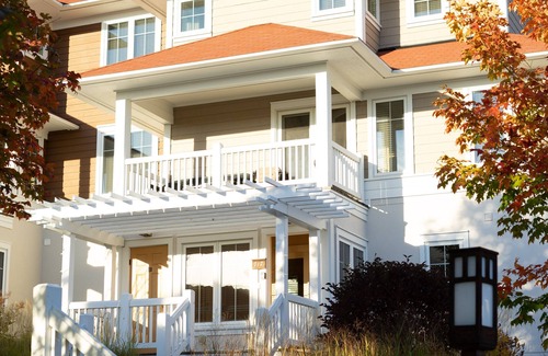 Thompsonville House | Ski in Ski Out Mountaintop Condo at Crystal Mountain Resort!