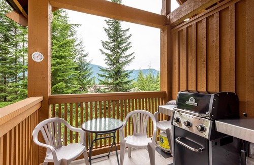 Upper Village House | Ski-In/Ski-Out | Mountain Views | Private Hot Tub | Cozy 2BR + Den | Managed by Aloha Whistler