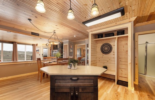 Silvercreek Condo | Ski-in, Ski-out, One Bedroom Condo with Jacuzzi Tub