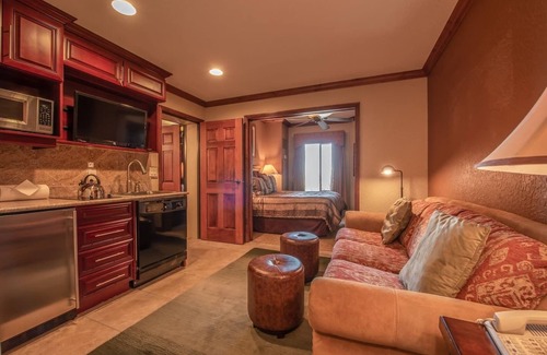 Park City Resort | Ski In, Ski Out Park City Four Bedroom with Lock Off