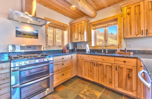 Powder Mountain Ski Chalet | Ski in/Ski Out Powder Chalet - Best Location on Powder Mountain