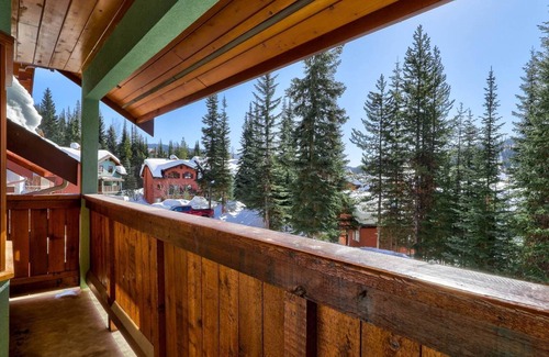 Sun Peaks Condo | Ski-in|Ski-out, Renovated 1 king bedroom, 2 bath, private hot tub in Snow Creek