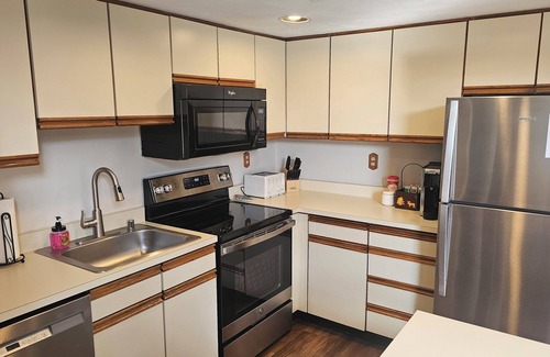 Champion Condo | SKI IN - SKI OUT@ SEVEN SPRINGS FRESH TRACKS! AUTUMN FEST GETAWAY! TOP MOUNTAIN