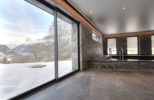 Les Houches Ski Chalet | Ski in/Ski out stunning modern chalet with indoor pool and spa