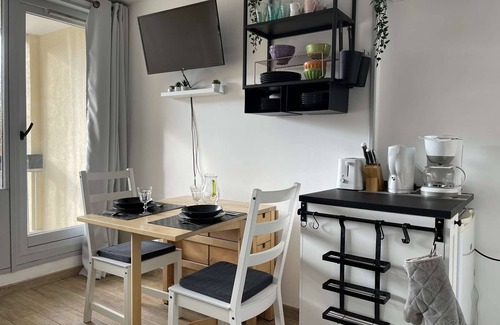 Montgenevre Apartment | Ski-In/Ski-Out Studio with Balcony, Sleeps 4 - Modern Amenities