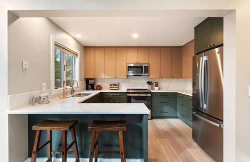Boyne Falls Condo | Ski in/Ski out to Disciples 8-man chair, Boyneland across the street, Slps 17