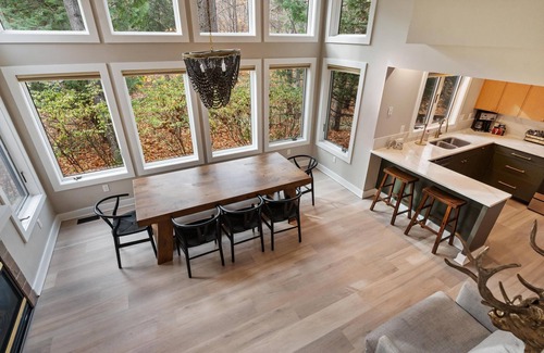 Boyne Falls Condo | Ski in/Ski out to Disciples 8-man chair, Boyneland across the street, Slps 17