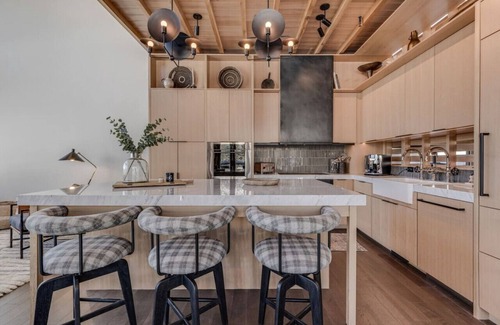 Snowmass Village House | Ski-in/Ski-out Havens Fanny Hill
