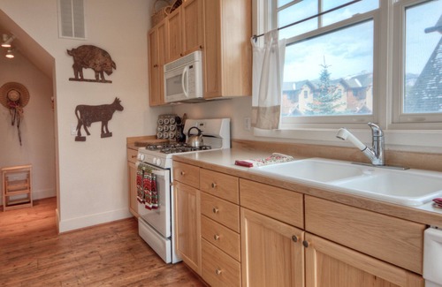 Saddle Ridge House | Ski-in/ski-out w/private hot tub in Moonlight Basin - Saddle Ridge - River Rock Slopeside Chalet