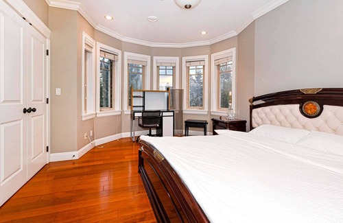 Shaughnessy House | Ski Lover's 1-bedroom Suite B+C in Vancouver