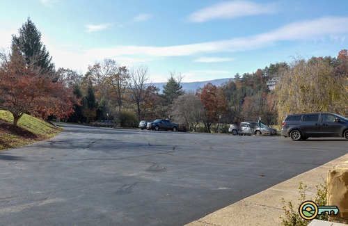 Mount Jackson Condo | Ski/MTB/Golf Condo (#118) - Slope side | Mountain & golf course views | Walk-in access!