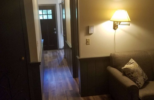Central Vermont- Killington House | ☆ SKI ON & OFF! ☆ Spruce Glen D on Great Eastern Trail w/AC, Sauna, Fireplace