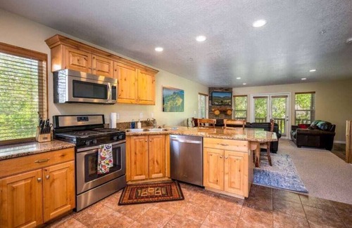 Wolf Creek Condo | Ski Paradise MH 303| Powder Mtn |Hot Tub |Sauna