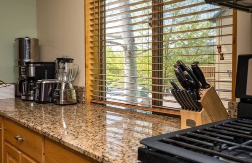 Wolf Creek Condo | Ski Paradise MH 303| Powder Mtn |Hot Tub |Sauna