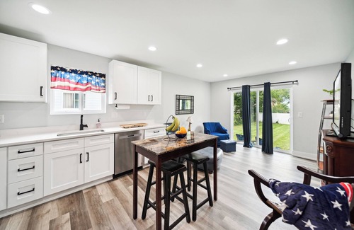 Waterford House | Ski Pine Knob/Mt Holly/Alpine, 2 bed 2 bath in Waterford - Dogs welcome!