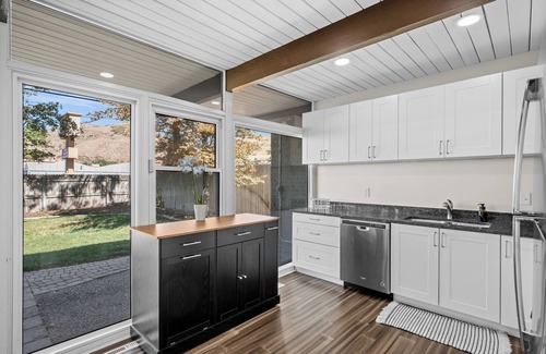 East Millcreek House | Ski Resorts & DT, Hot Tub, Game Room, Yard, 9 beds