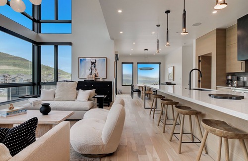 Park City House | Ski Retreat at Canyons Village, sleeps 12