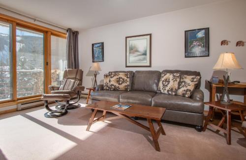 Mountain House Apartment | Ski Run Condominiums 203