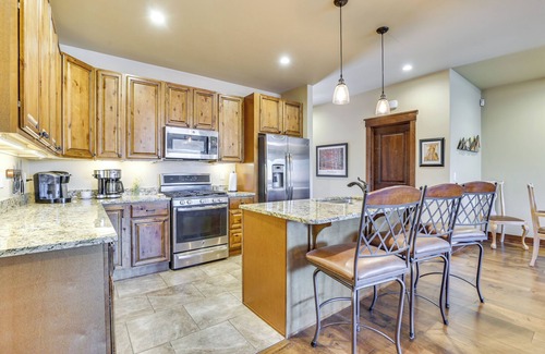 Keystone House | Ski Shuttle & Community Perks: Keystone Townhome