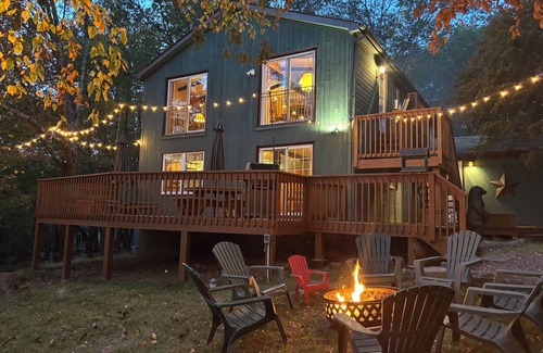 Lake Harmony House | Ski Slope Views Sauna Jacuzzi Firepit Fireplace