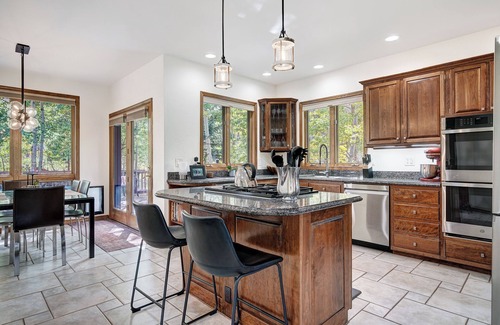 Breckenridge House | Ski Specials, Fireplace, Ping Pong and Sauna, Pet Friendly