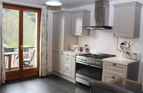 Saint-Jean-dʼAulps Ski Chalet | Ski/Summer Chalet in Bas Thex near Morzine