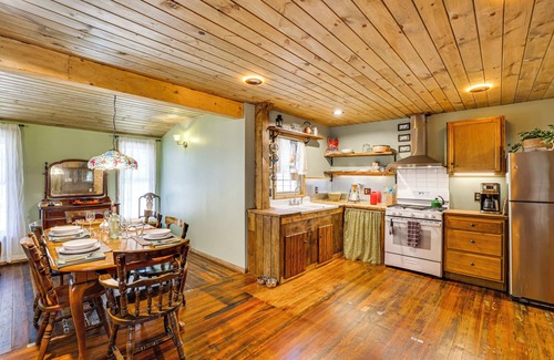 Pocono Pines House | Ski, Swim, Relax: Old-Fashioned Poconos Getaway