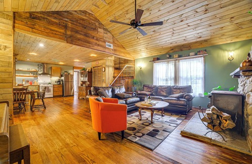 Pocono Pines House | Ski, Swim, Relax: Old-Fashioned Poconos Getaway