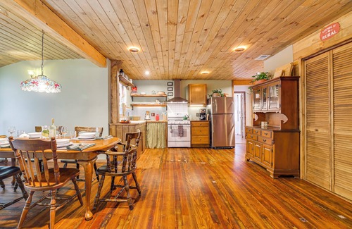 Pocono Pines House | Ski, Swim, Relax: Old-Fashioned Poconos Getaway