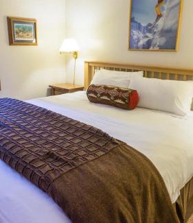 Truckee Hotel | Ski Trails 4024