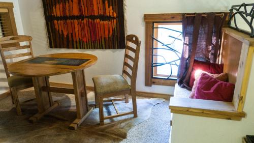 Truckee Hotel | Ski Trails 4058
