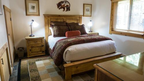 Truckee Hotel | Ski Trails 4058