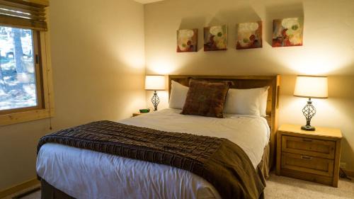 Truckee Hotel | Ski Trails 4113