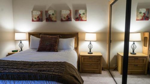 Truckee Hotel | Ski Trails 4113