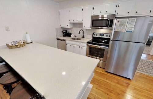 Red River Condo | Ski View 1 Bella Vista - In Town - On Main Street - End Unit - WiFi - Cable - El