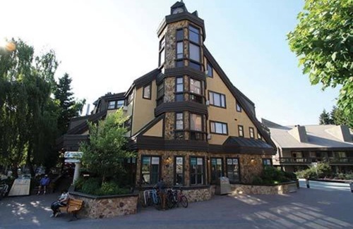 Whistler Village Resort | SKI WHISTLER JANUARY 2025!