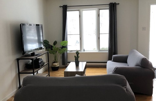 Bromont House | Skiing, biking, hiking, golf and water park all within a 2 min drive!